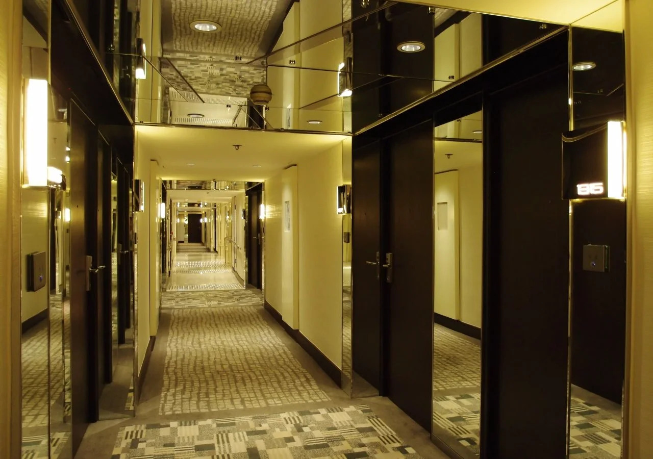 Photo - Regal Oriental Hotel