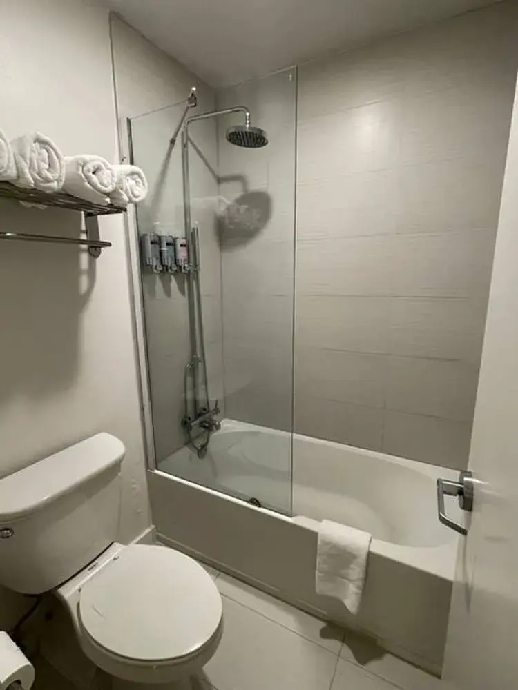 Photo - Newly Room in cozy hotel with Super location to the Parks