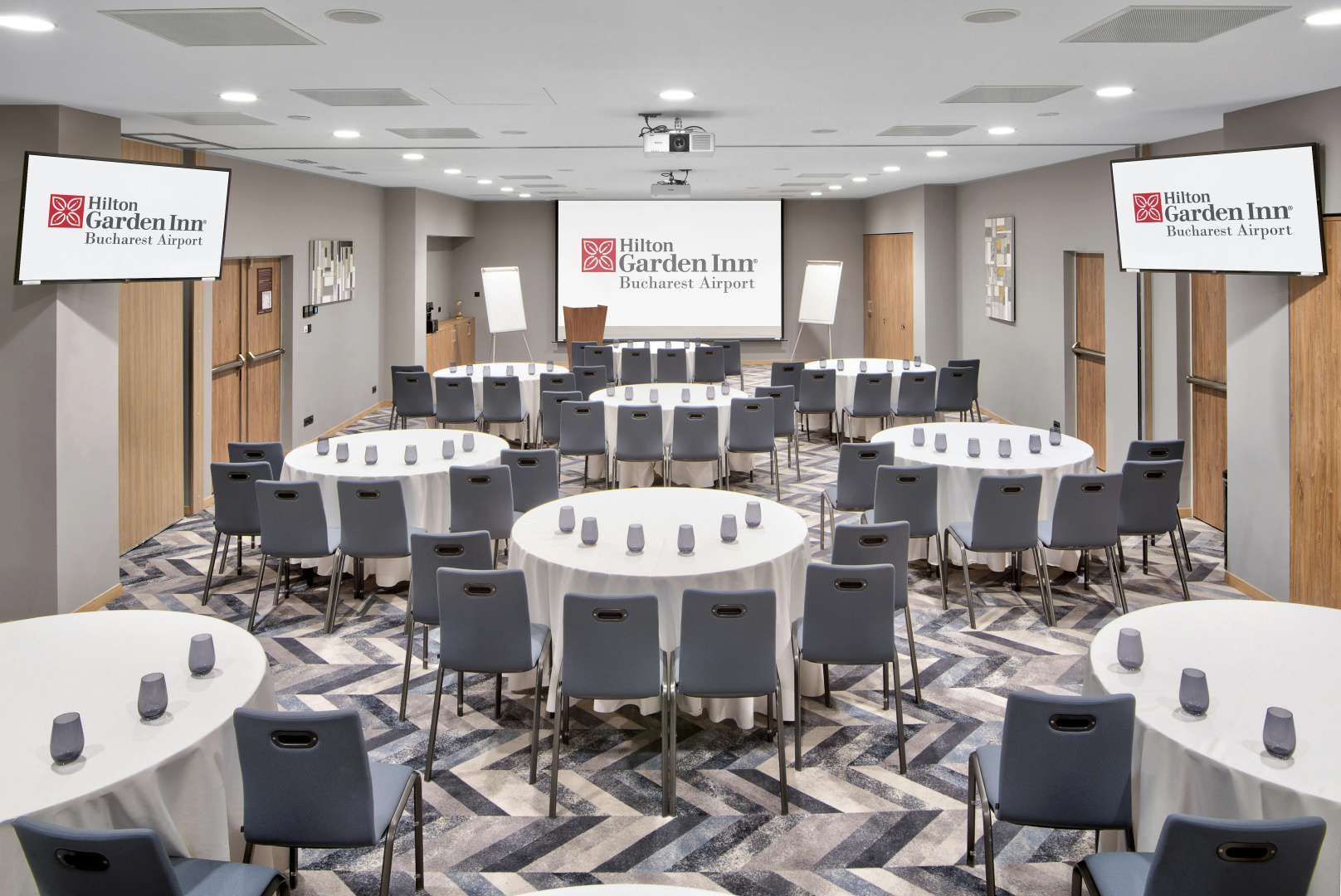 Photo - Hilton Garden Inn Bucharest Airport