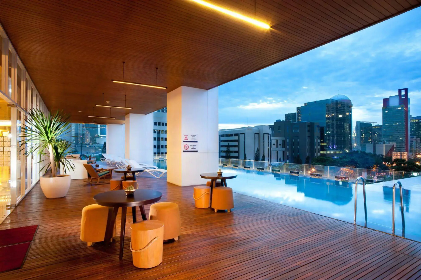 Photo - JS Luwansa Hotel and Convention Center