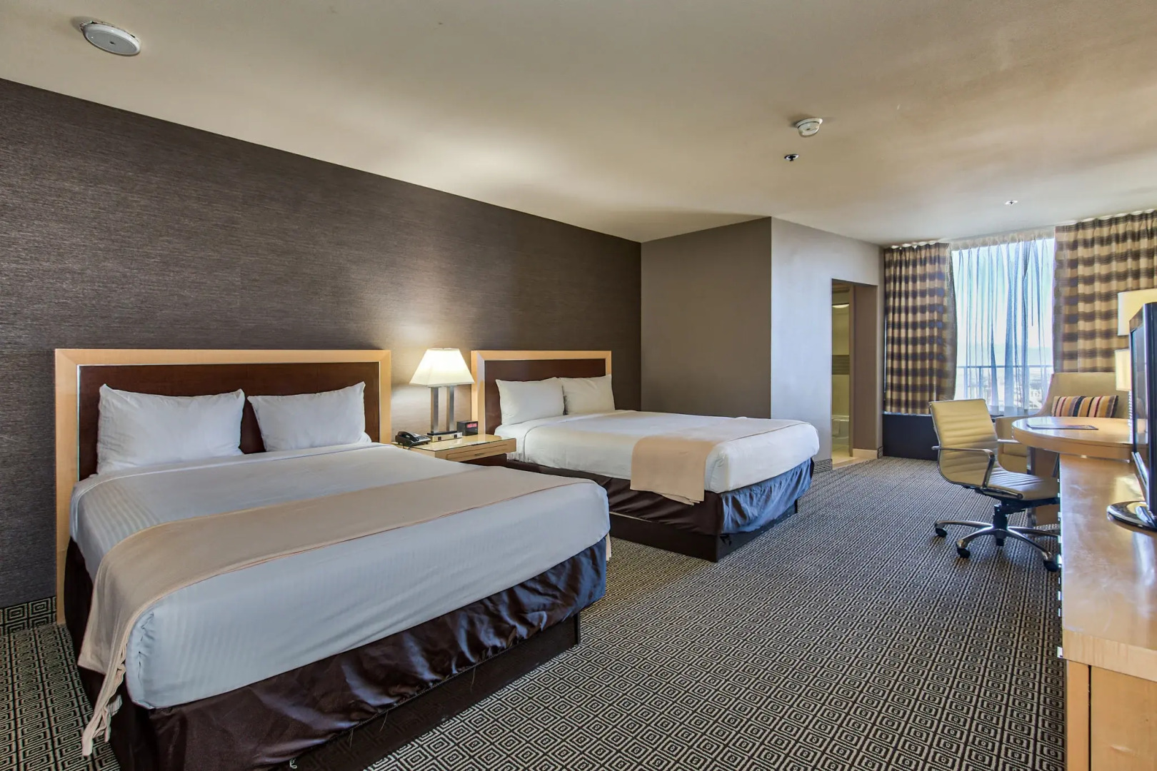 Photo - Plaza Hotel & Casino