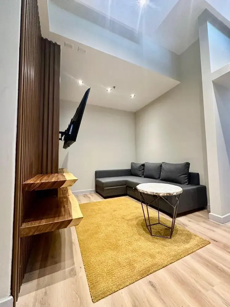 Photo - Metro Art Hotel