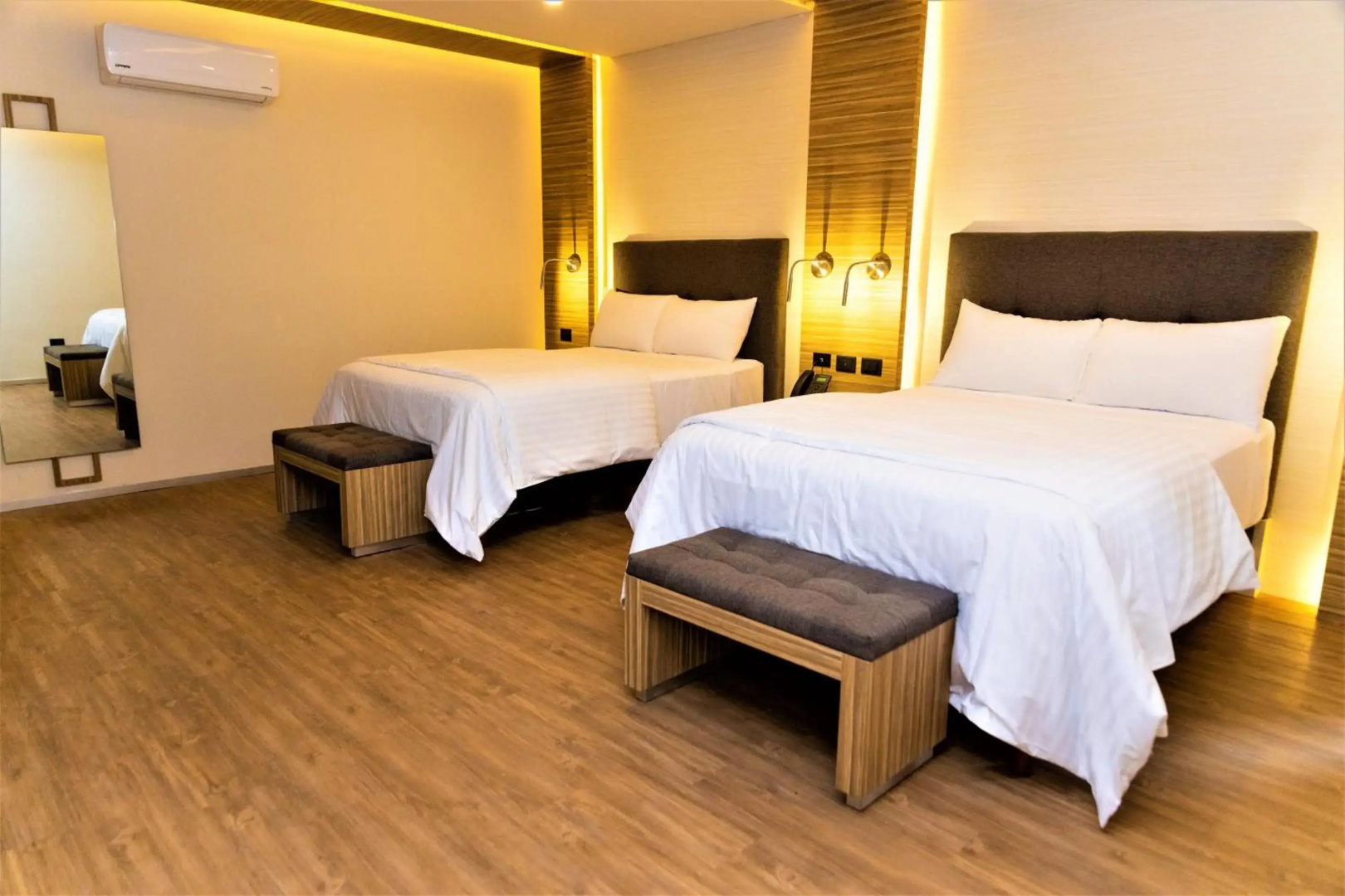 Photo - Hotel Plaza by Kavia