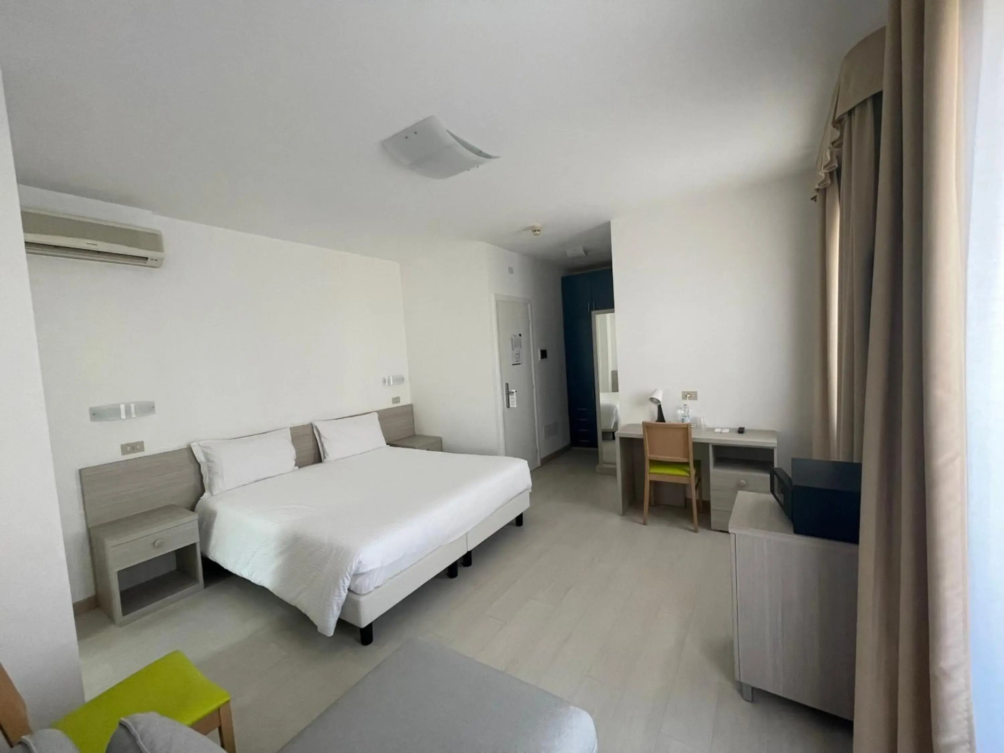 Foto - Hotel Athena
