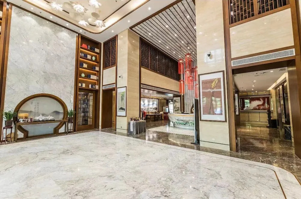 Century Runhua Hotel