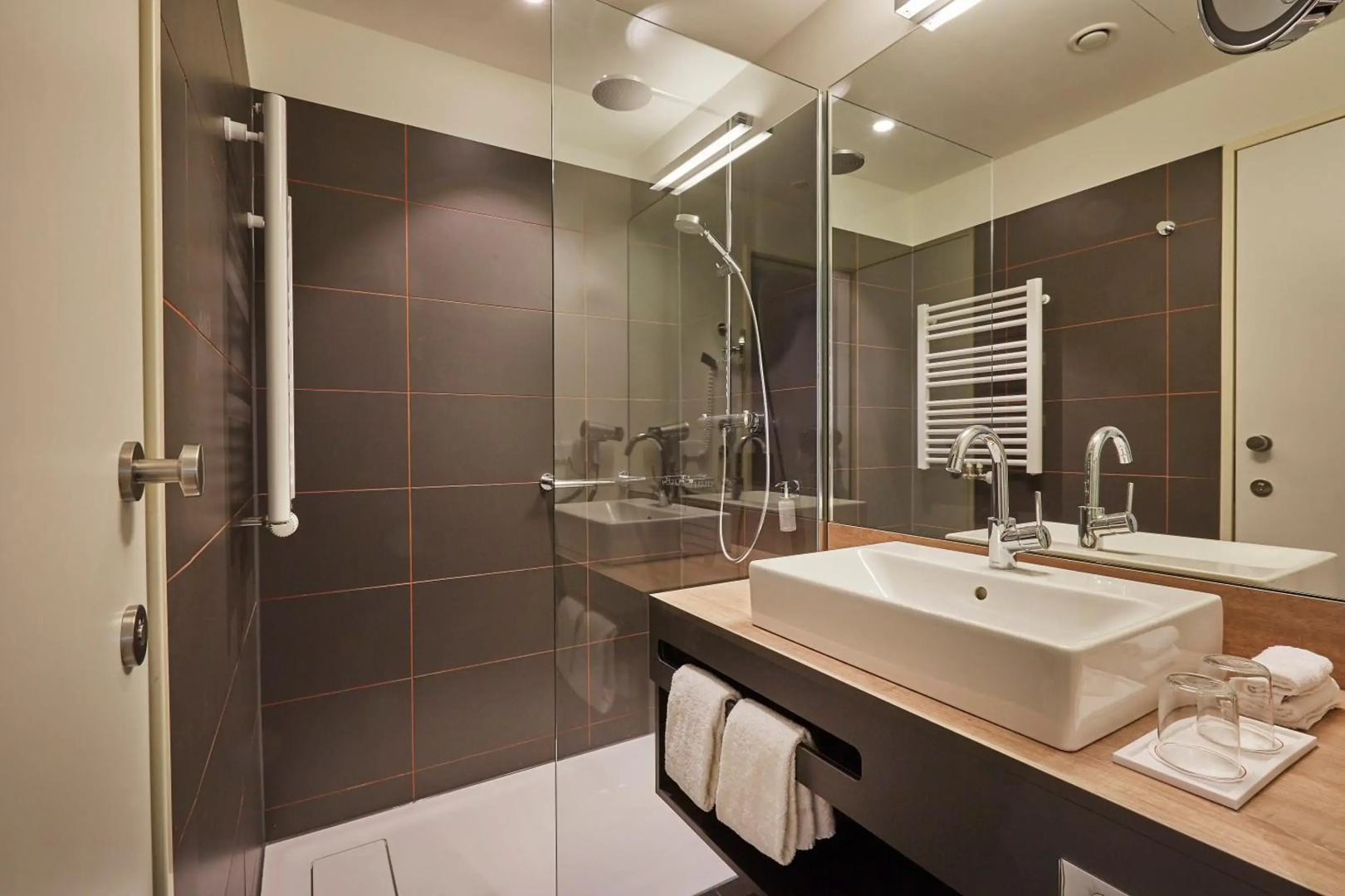 Foto - HYPERION Hotel Hamburg City, Trademark Collection by Wyndham