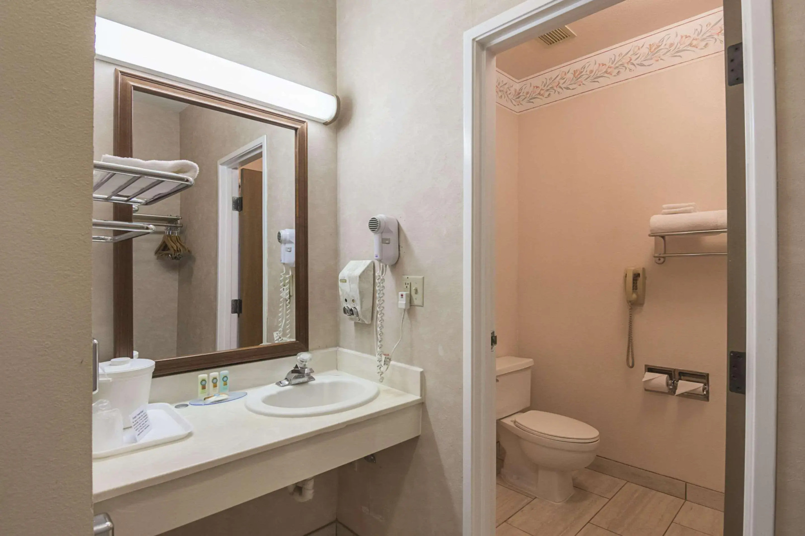 Photo - Quality Inn Fresno Yosemite Airport