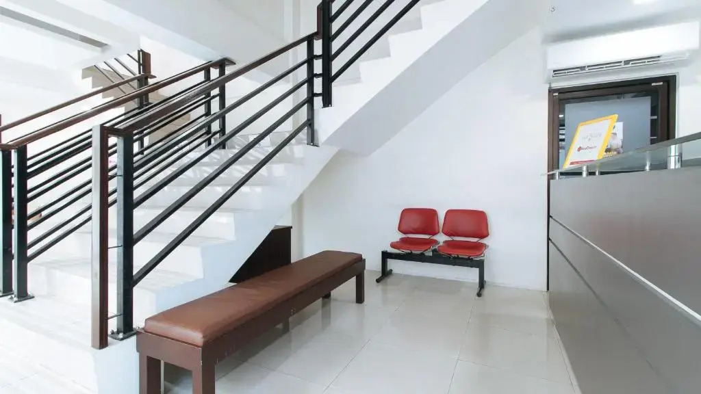 Photo - RedDoorz Plus at Evangelista Street Makati