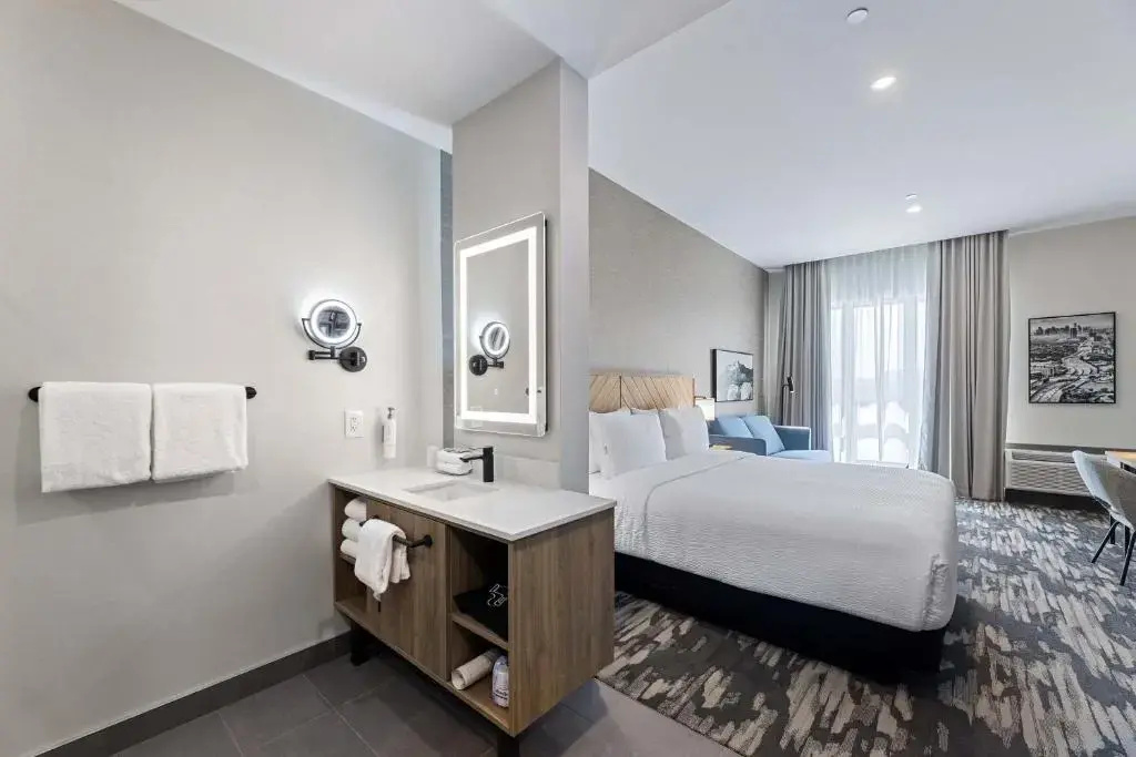 Photo - Sandman Signature Dallas Las Colinas Hotel & Suites