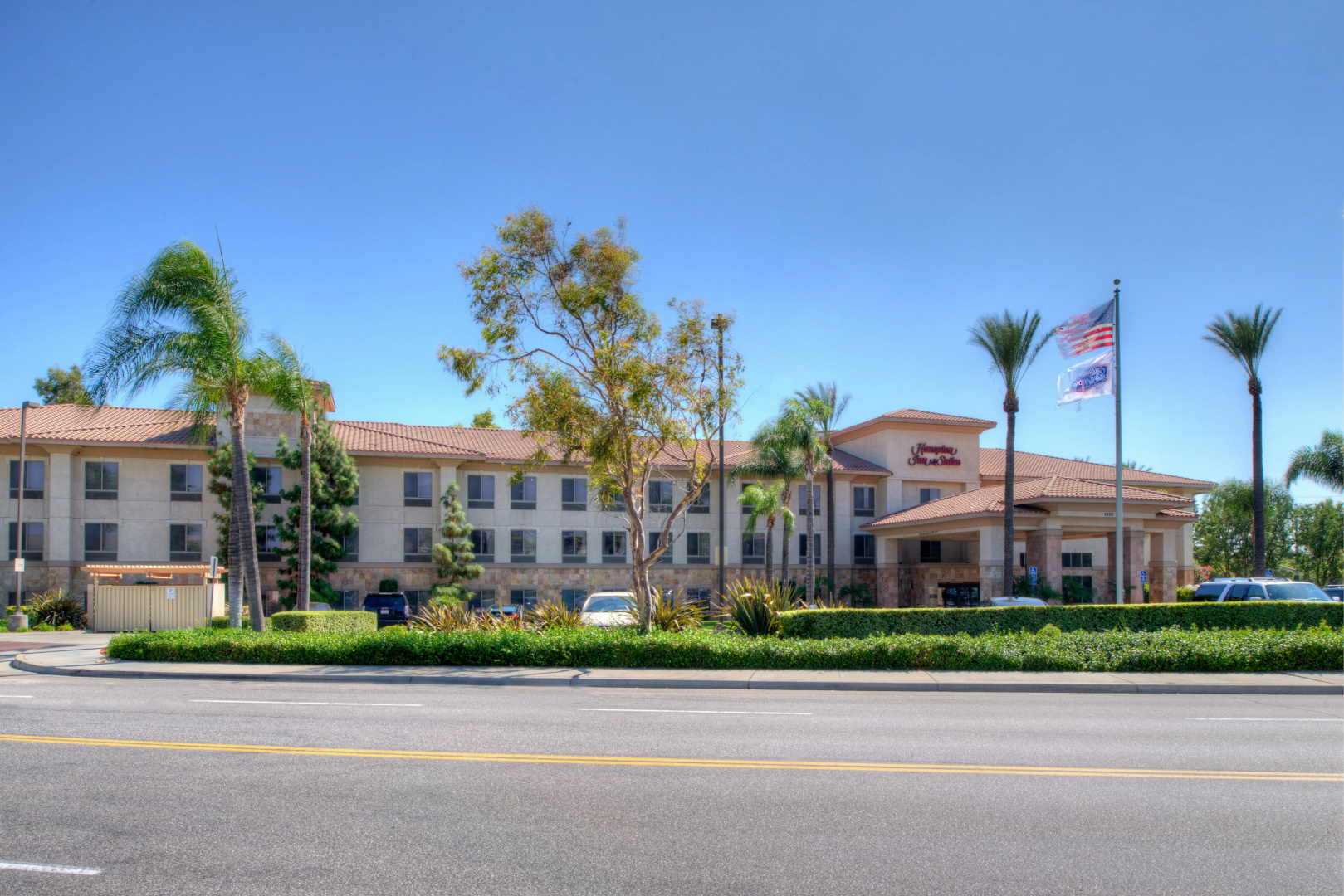 Photo - Hampton Inn & Suites Ontario