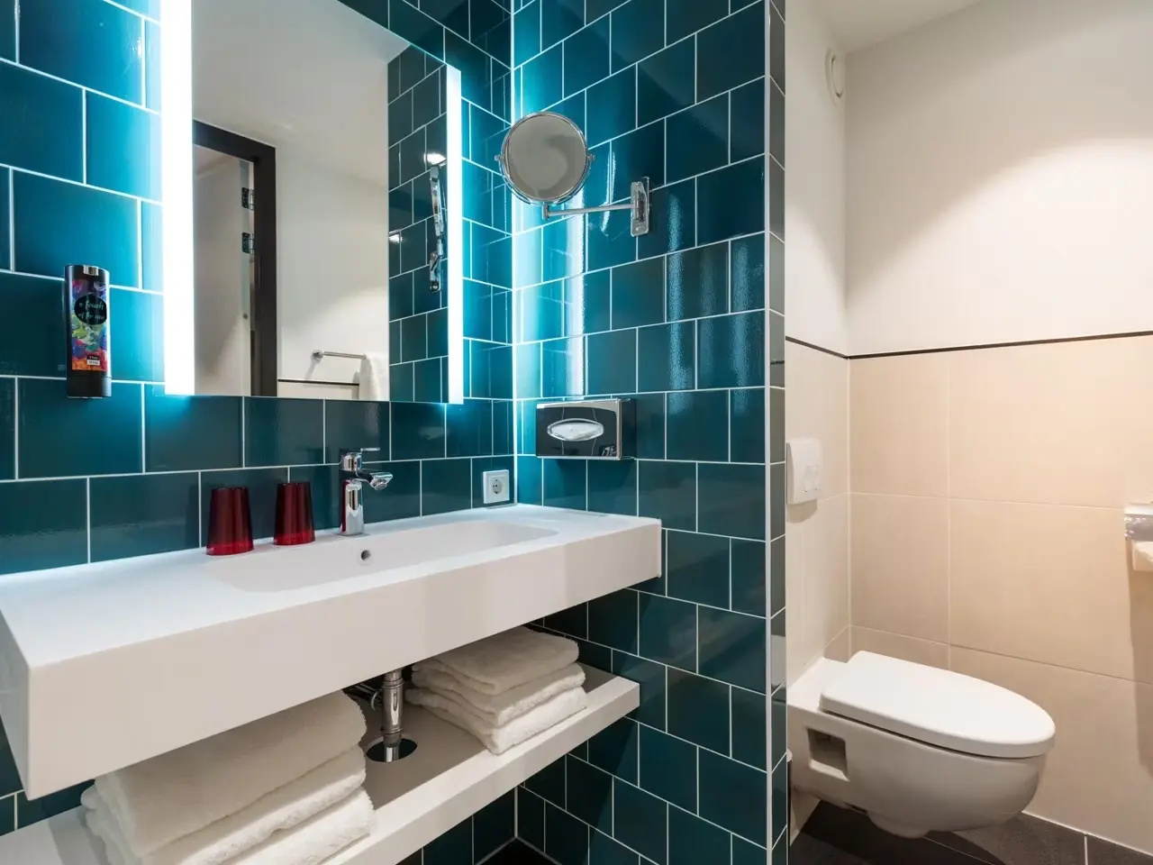 Photo - Holiday Inn - the niu, Fender Amsterdam
