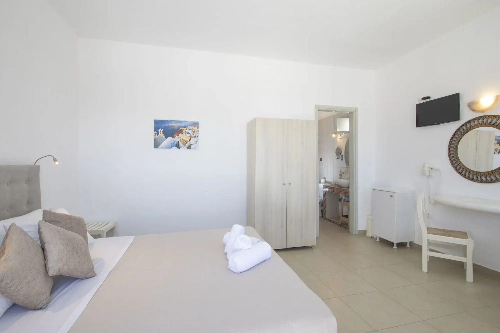 Foto - Thira's Dolphin