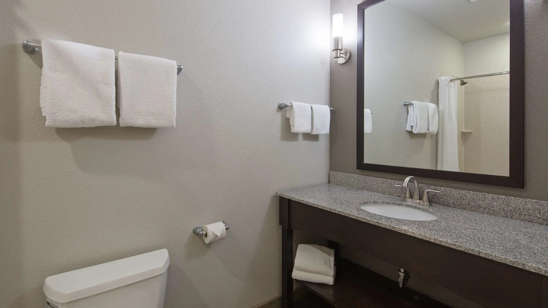 Foto - Best Western Plus Austin Airport Inn & Suites