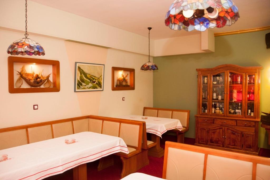 Taxi Bar Motel