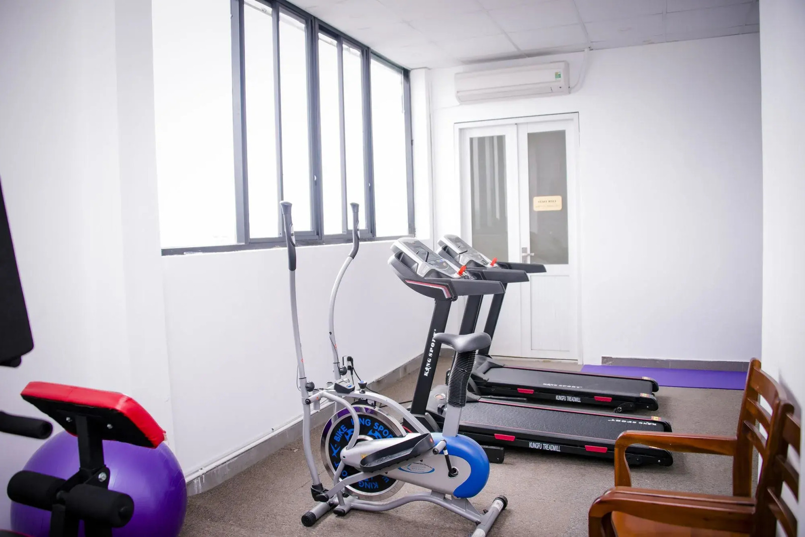 Foto - Airport Saigon Hotel - Gần ẩm thực đêm chợ Phạm Văn Hai