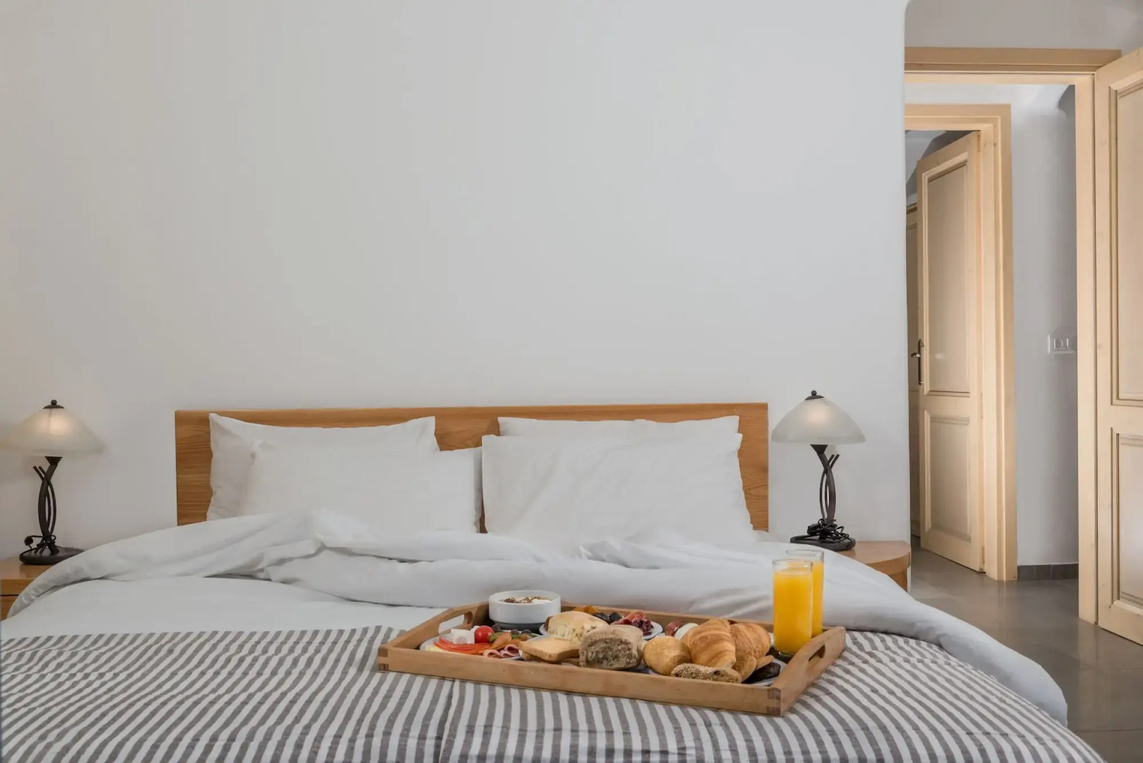 Photo - Aspronisi Luxury Villa with Caldera View