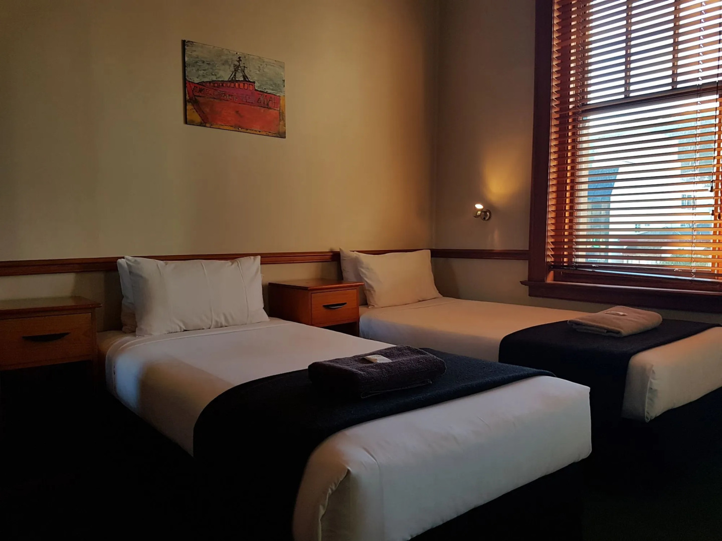 Photo - The Cambridge Hotel & Backpackers