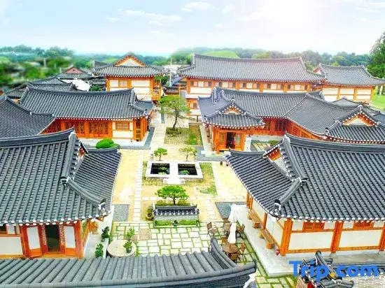 Photo - Hwangnamguan Hanok Village