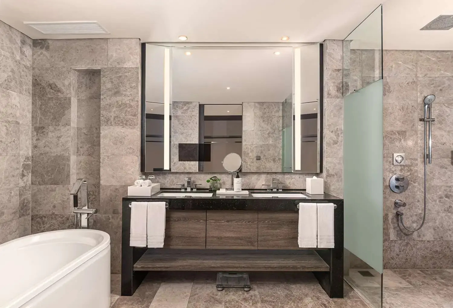 Photo - Conrad Manila