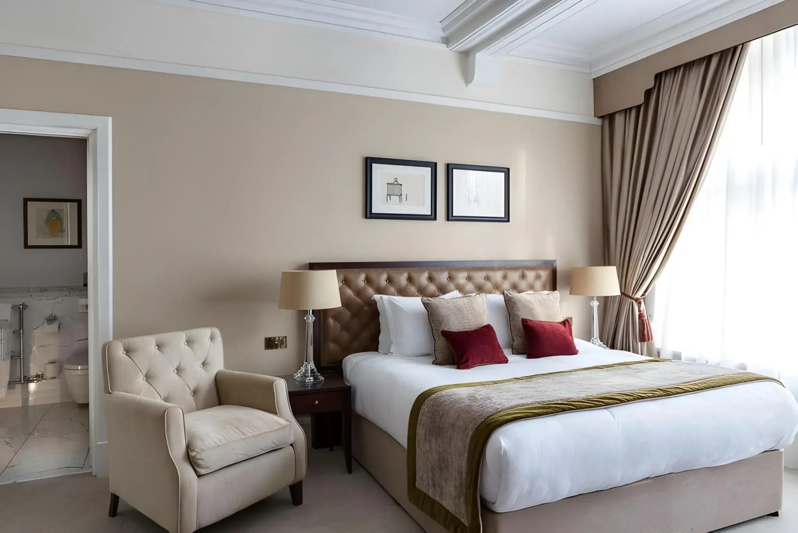 Photo - St Paul's Hotel