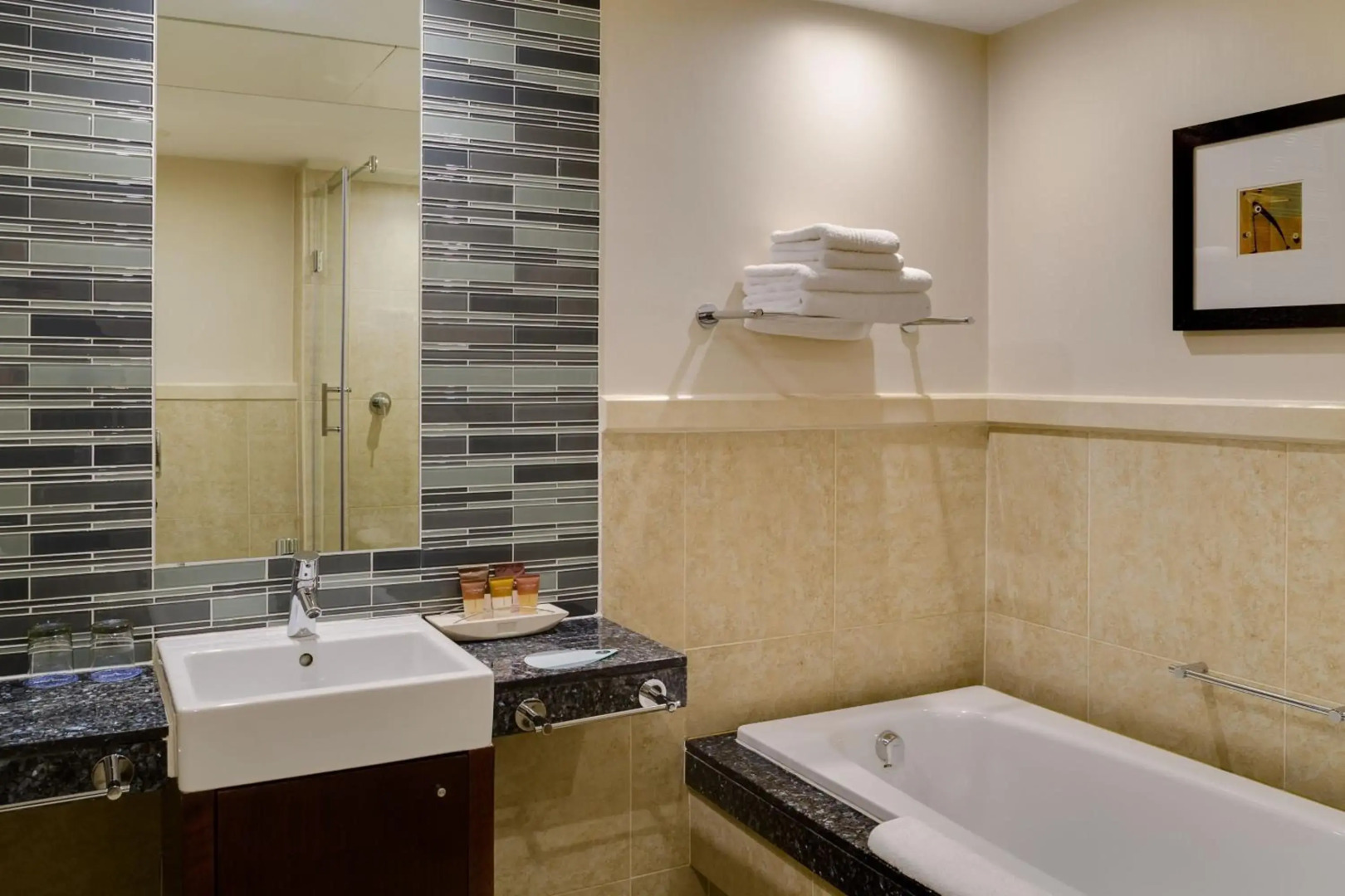 Photo - Protea Hotel by Marriott Cape Town North Wharf