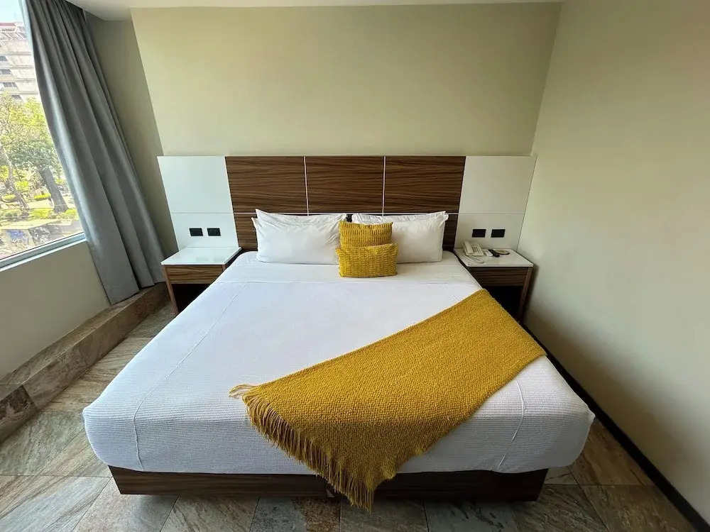 Photo - HVH by Yaxché