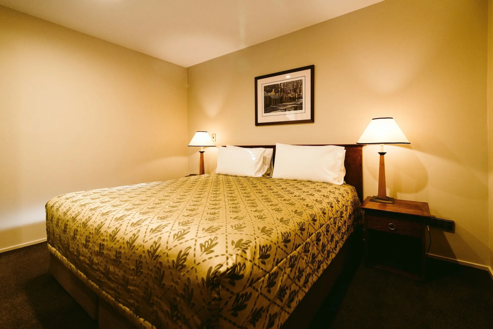 Photo - Garden Court Suites And Apartments