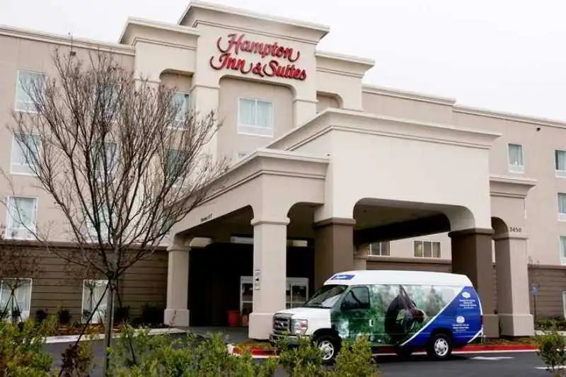 Photo - Hampton Inn & Suites Atlanta Airport West Camp Creek Pkwy