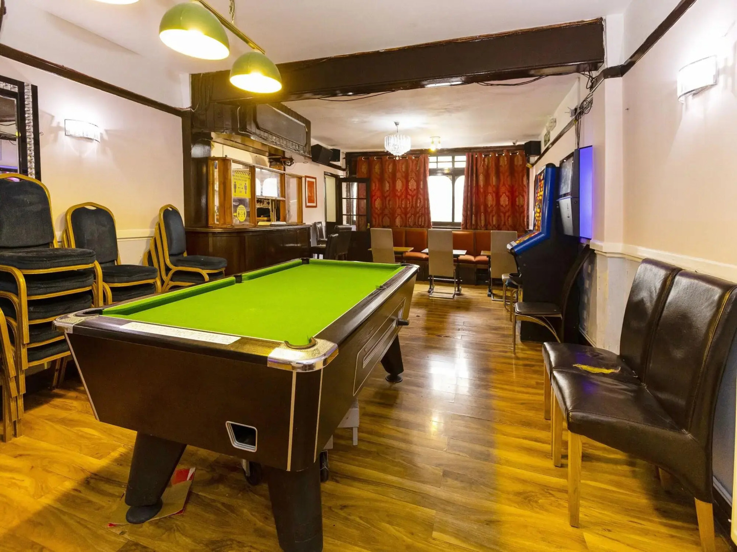 Photo - Old Oak Tree Inn