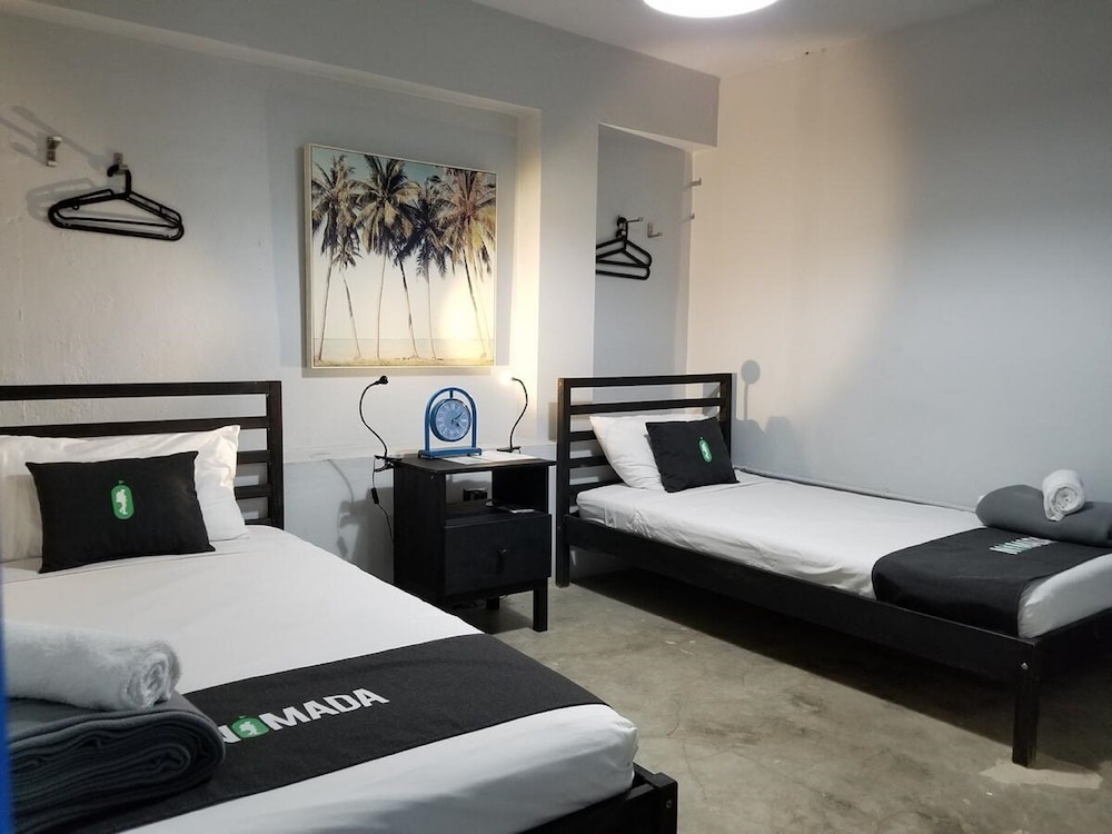 Nomada Urban Beach Hostel - Adults Only