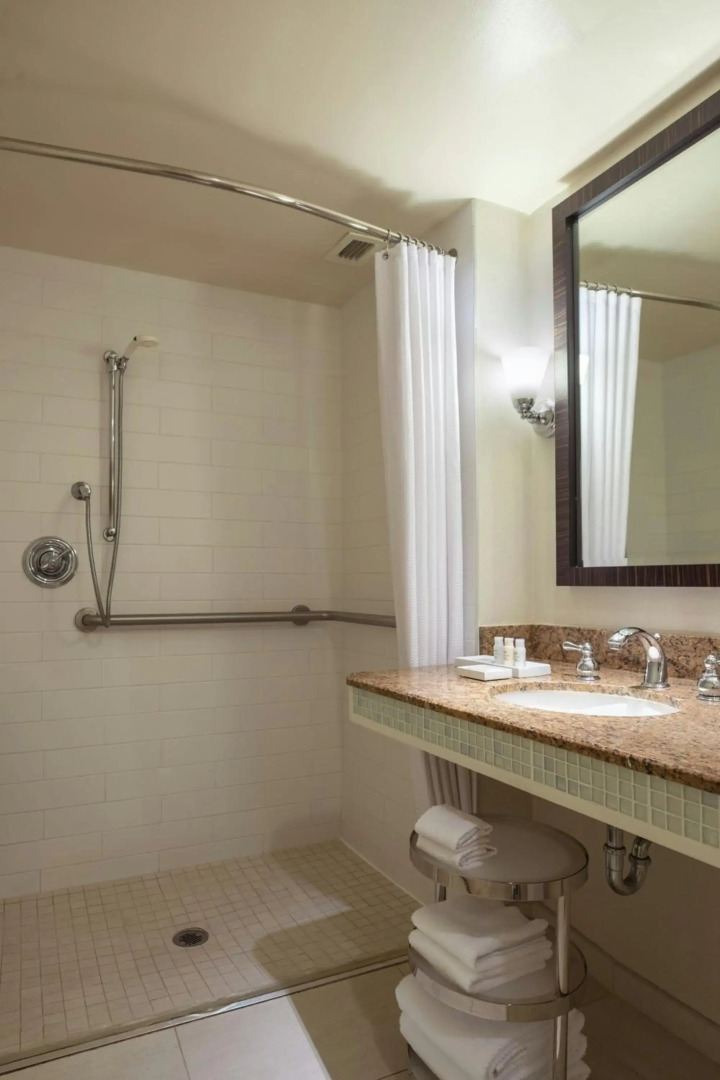 Photo - Renaissance Concourse Atlanta Airport Hotel