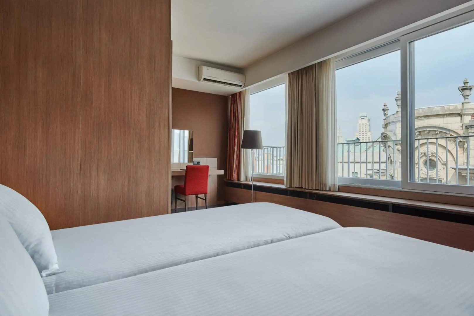 Photo - Theater Hotel