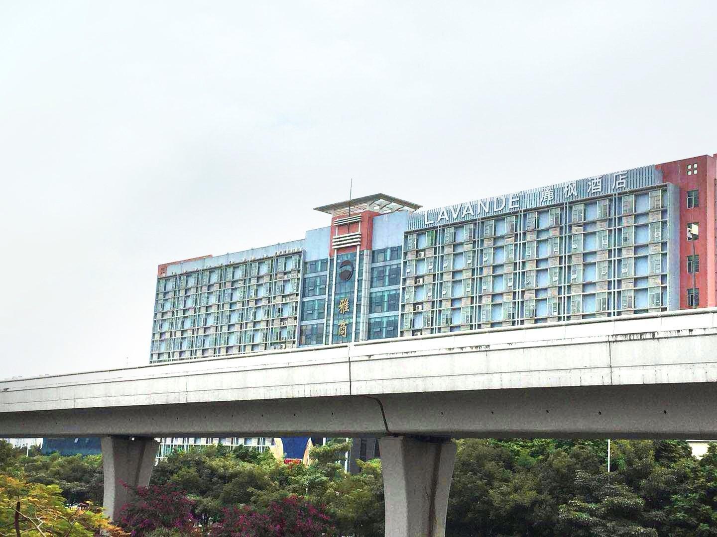 Lavande Hotels Shenzhen Longgang Dayun Center Jixiang Metro Station
