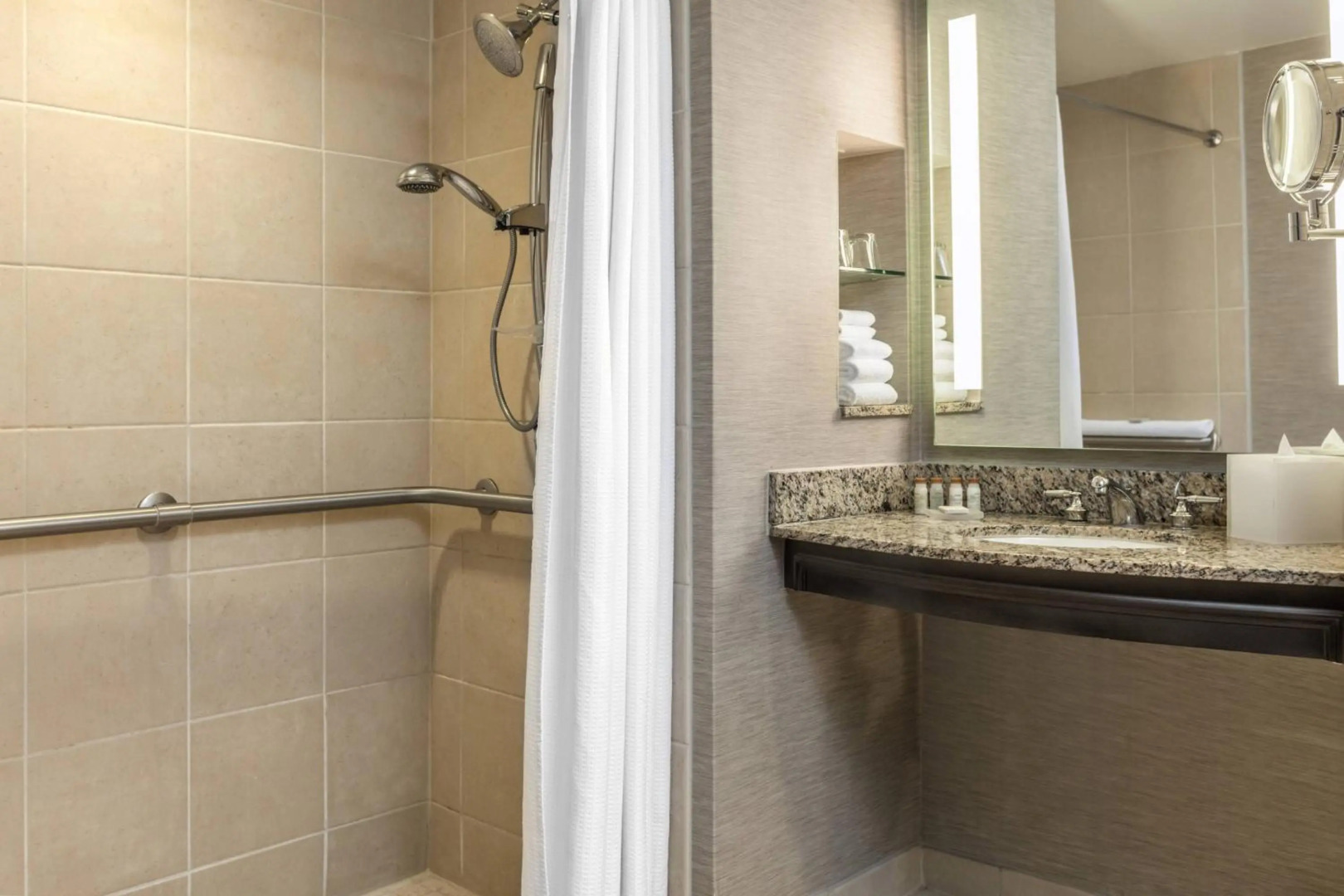 Photo - Renaissance Tampa International Plaza Hotel