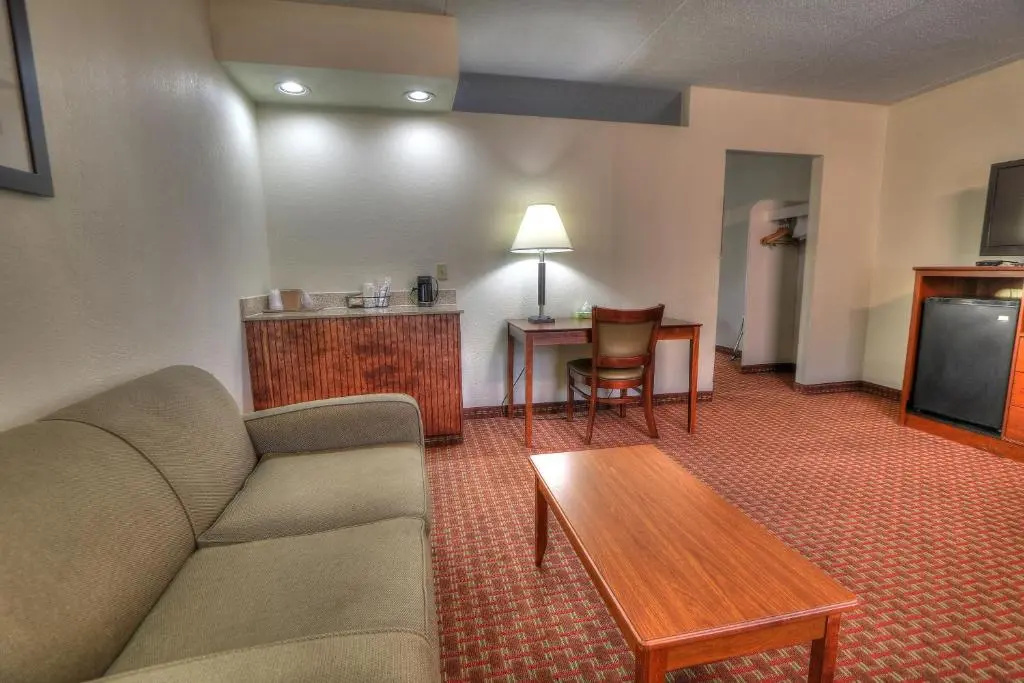 Foto - Crossroads Inn & Suites