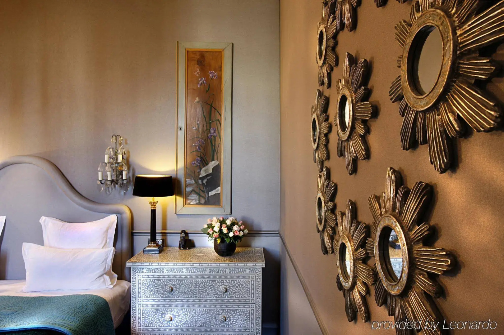 Photo - Saint James Paris