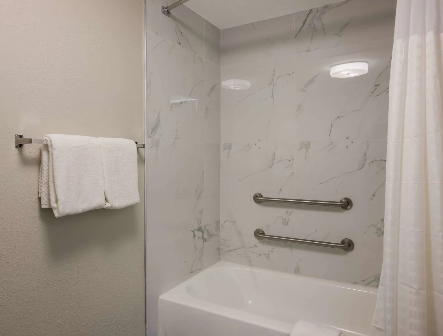 Foto - Sleep Inn Savannah Midtown