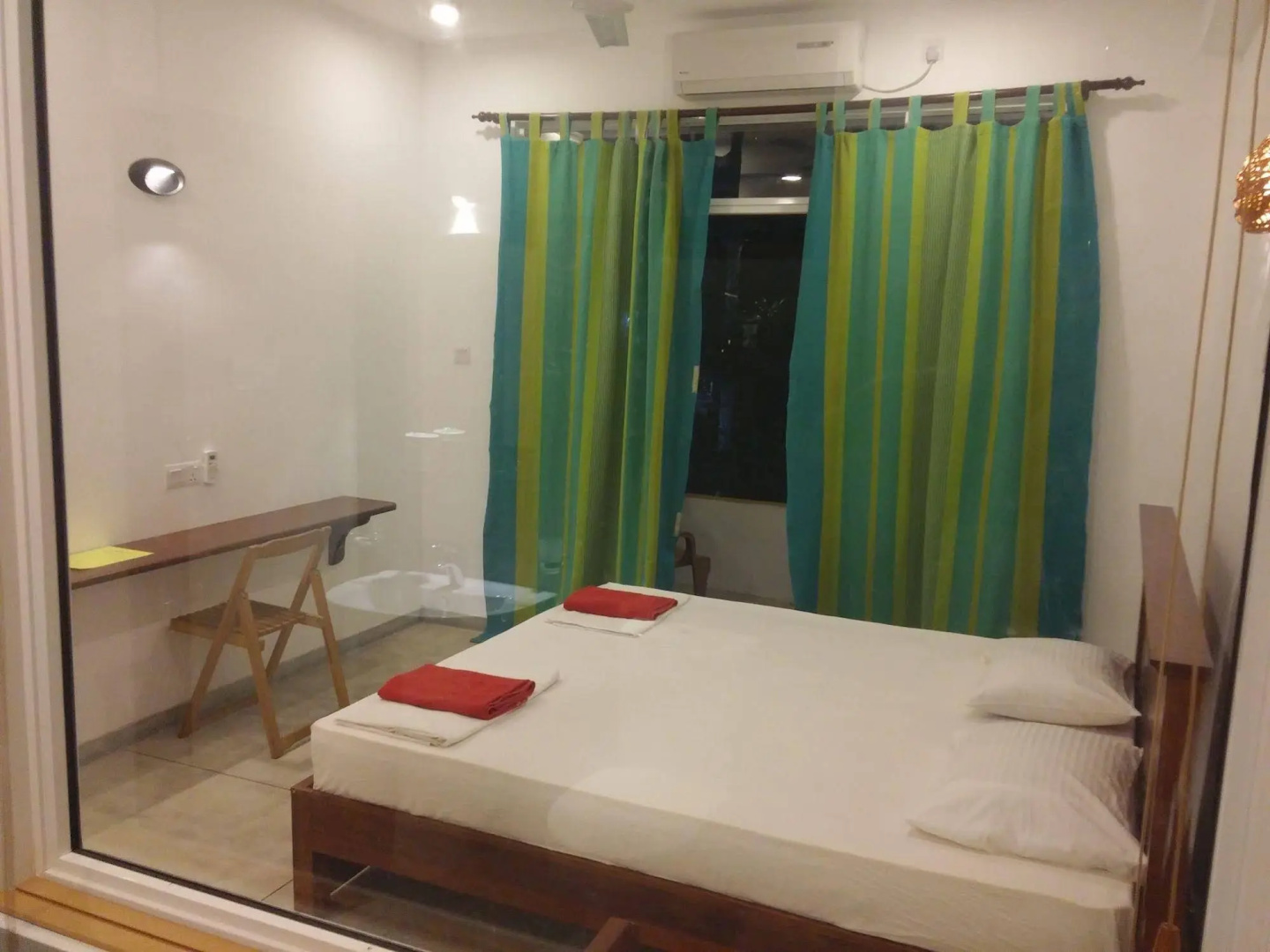 ROCK HOUSE UNAWATUNA
