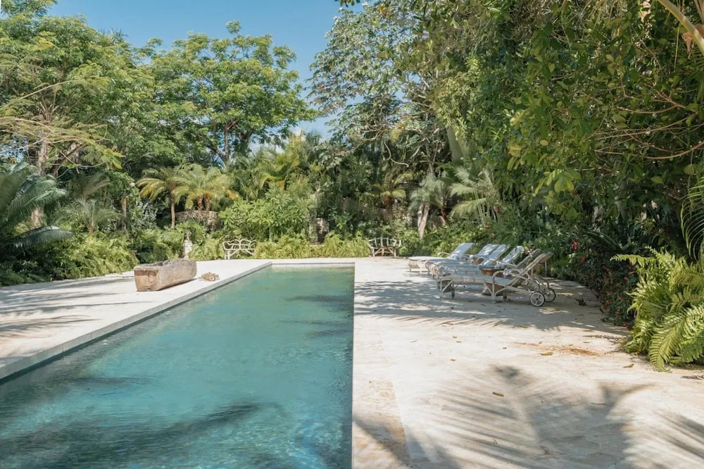 Foto - Unique lake-front 10-bedroom mansion in most luxurious resort of the caribbean