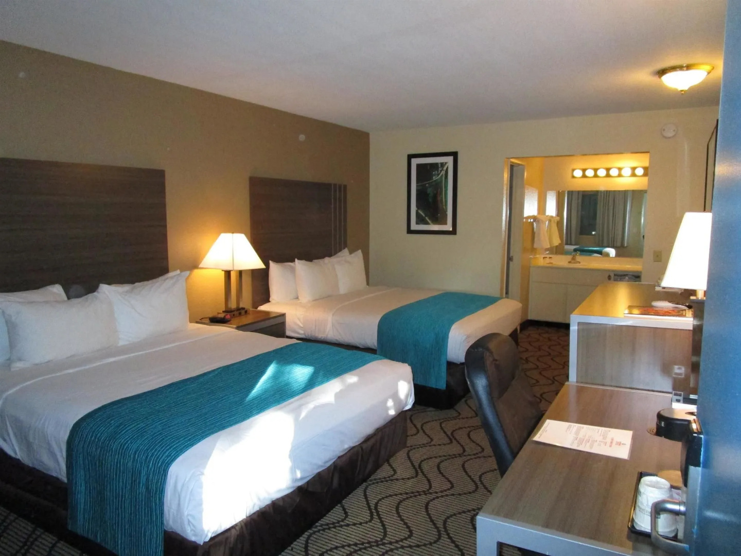 Foto - SureStay Plus Hotel by Best Western Sacramento North