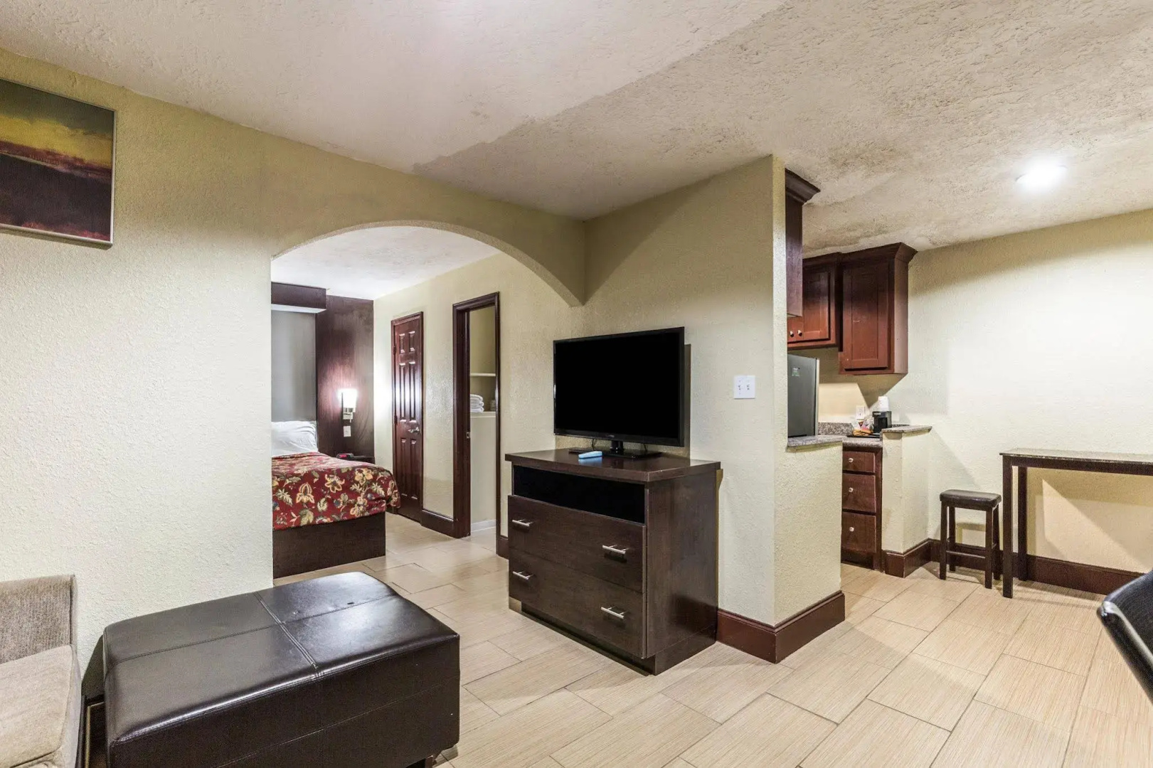 Photo - Rodeway Inn & Suites