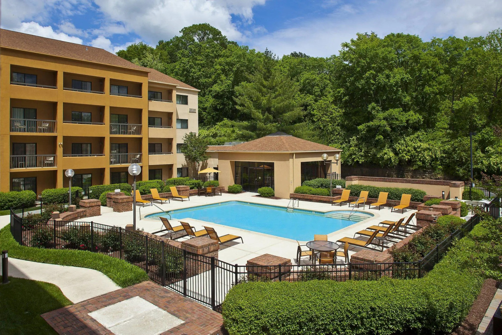 Foto - Courtyard by Marriott Nashville Airport