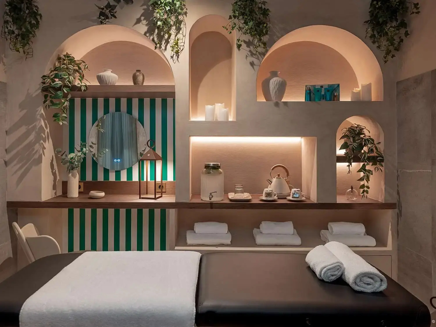 Photo - Bob Hotel