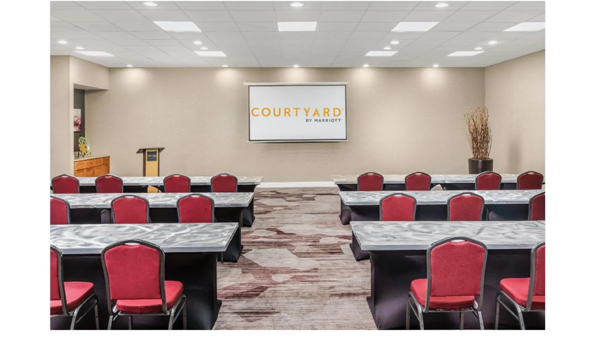 Photo - Courtyard by Marriott Orlando Lake Buena Vista at Vista Centre