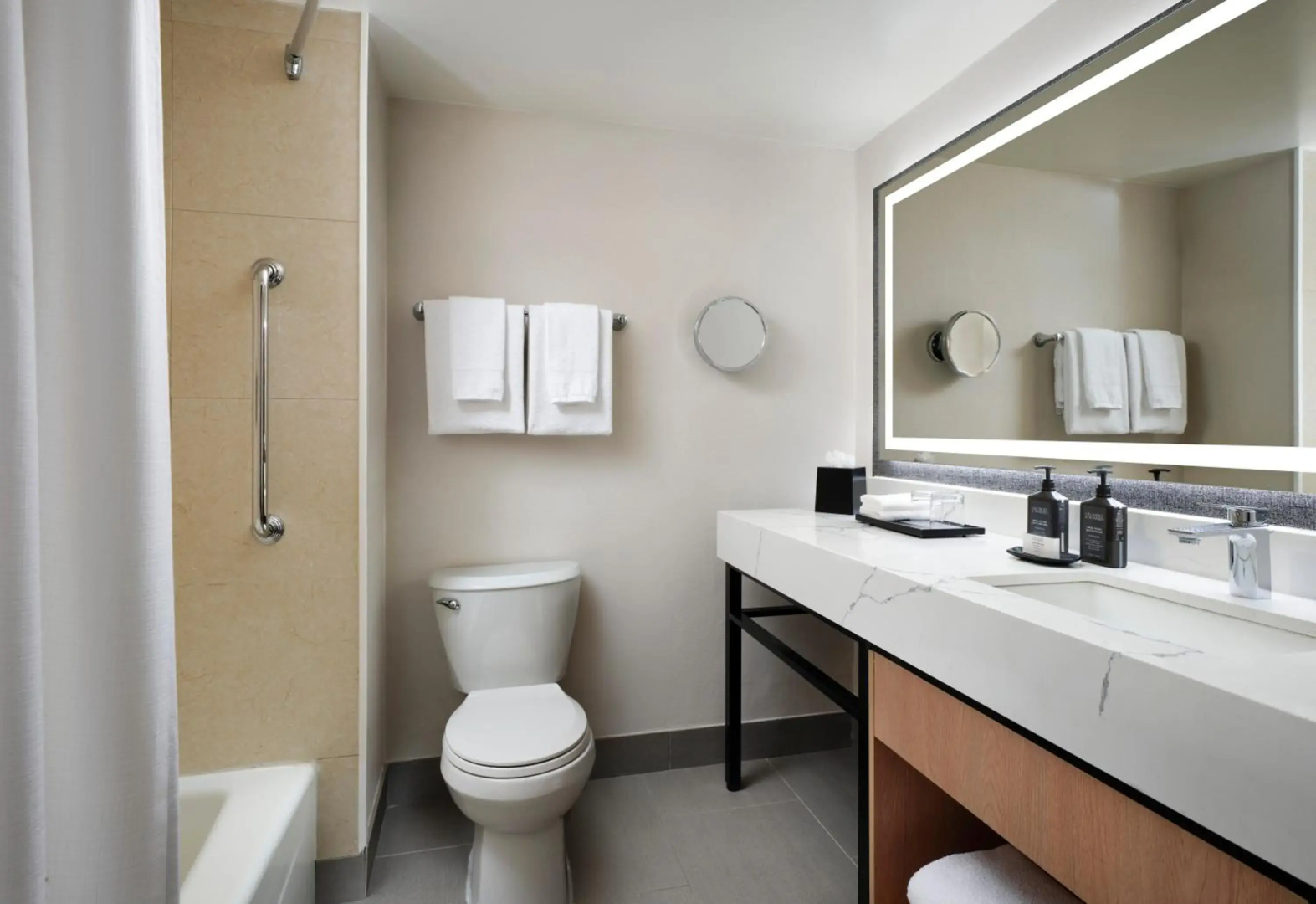 Photo - Sheraton Ontario Airport Hotel