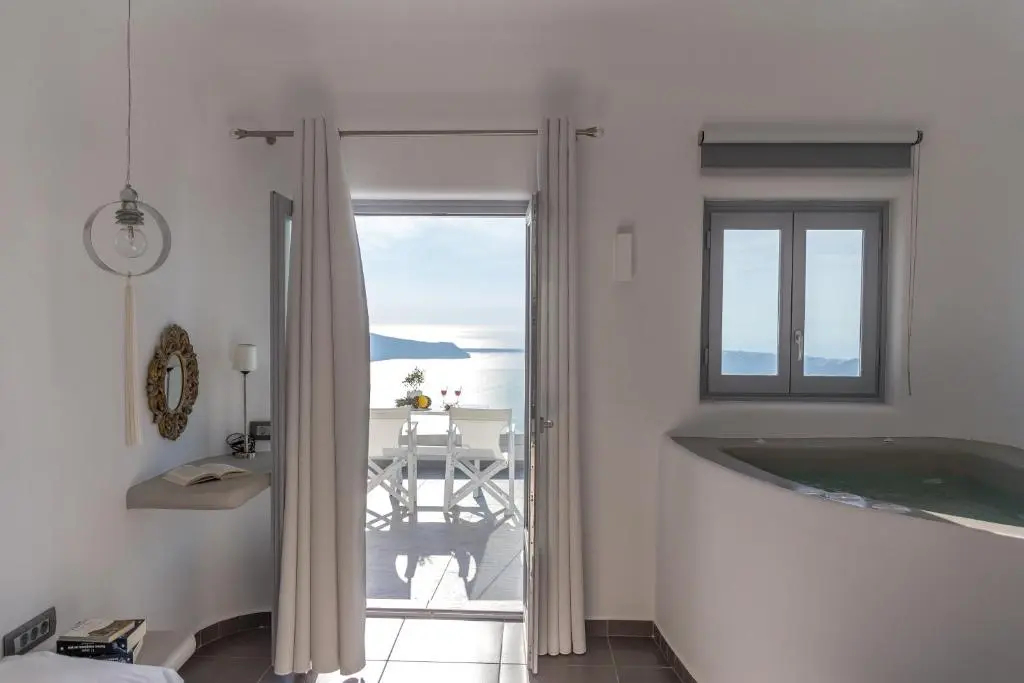 Photo - Unique Suites