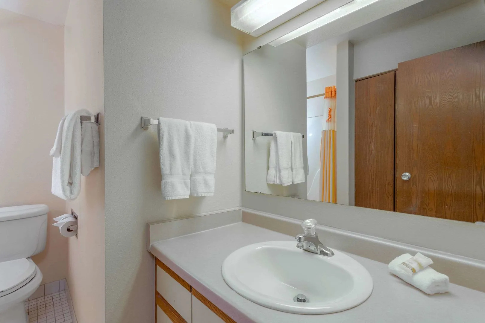 Foto - Norwood Inn & Suites by BlissPoint Post Rd Indianapolis