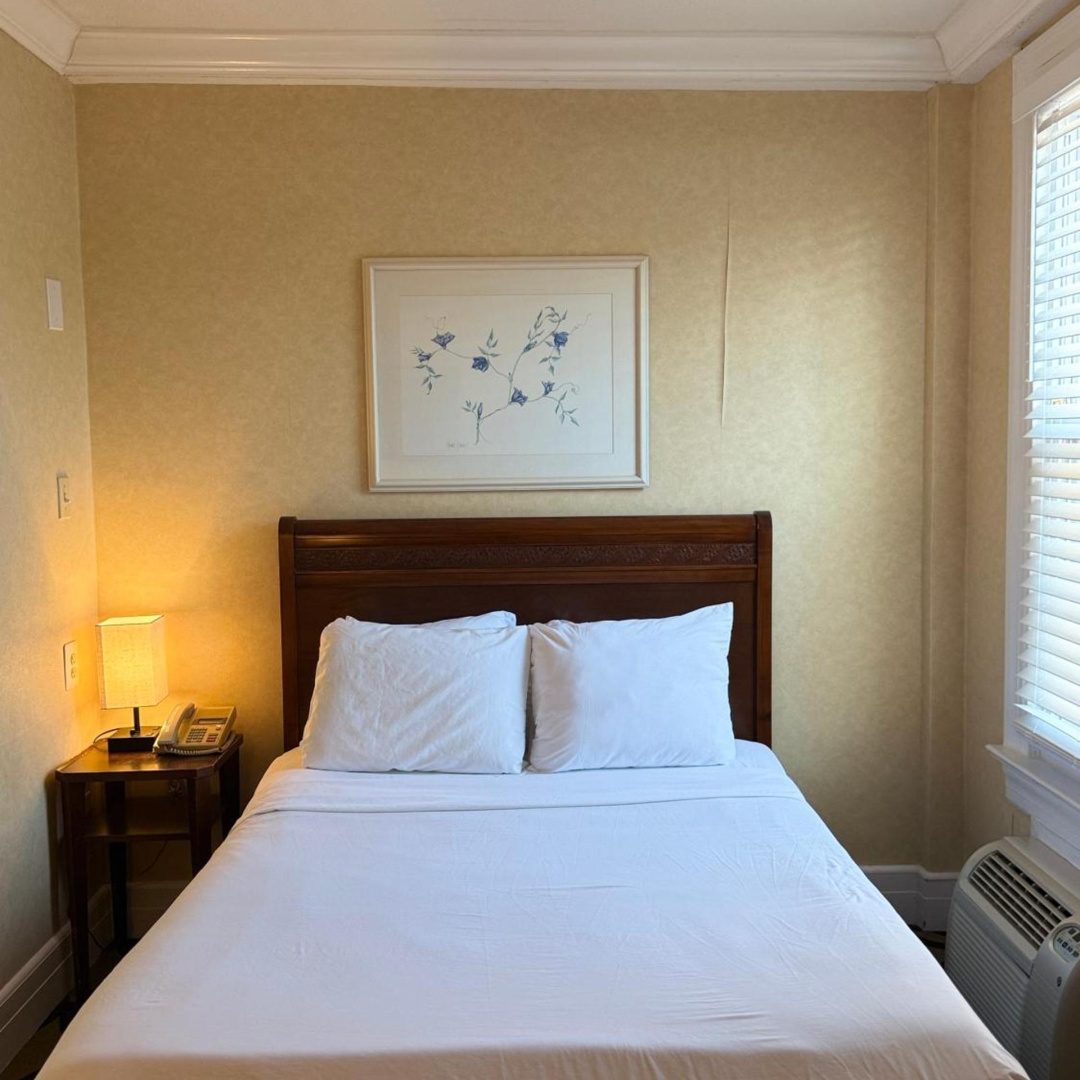 Photo - Windsor Inn Hotel
