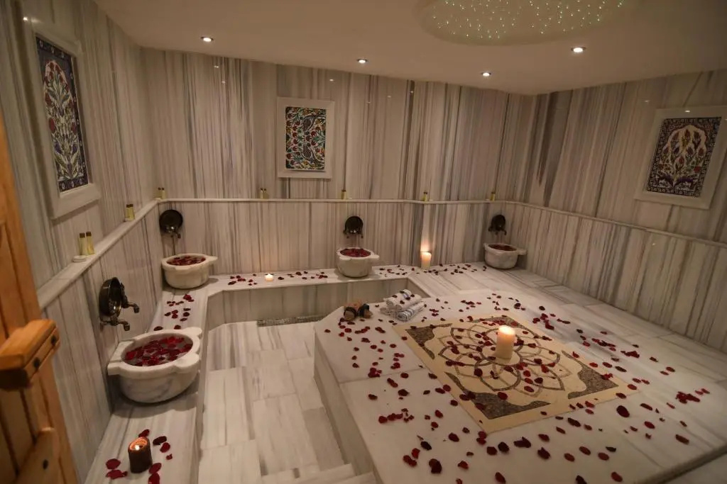 Photo - Diamond Royal Hotel