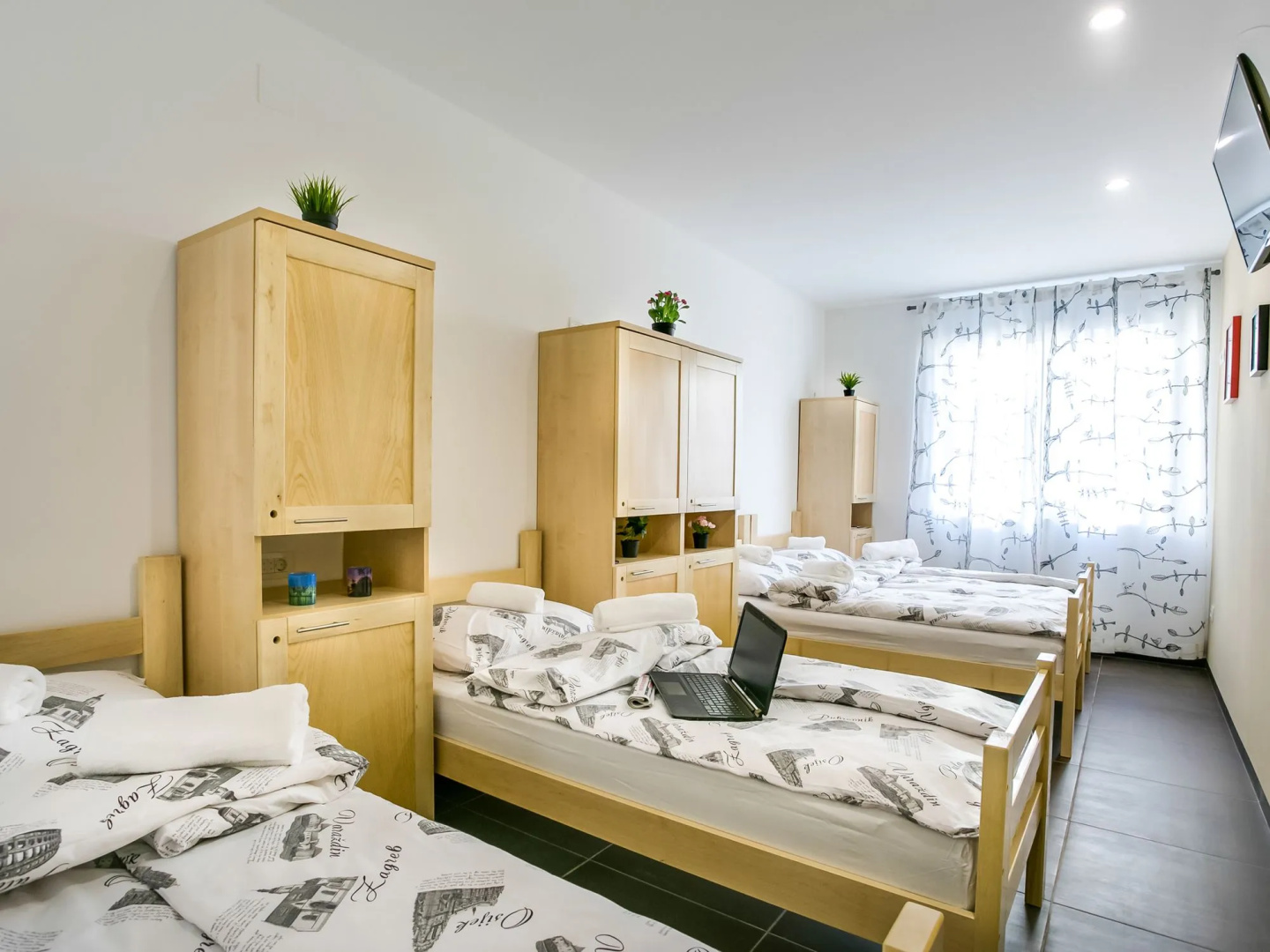 Photo - Hostel Moving
